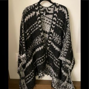 Vintage Women’s Express Poncho Aztec Print OS